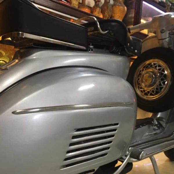 Chai xịt sơn Samurai H111 màu bạc ít ánh kim 400ml